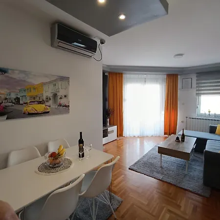 Top Center Apartment Bijeljina Exterior photo