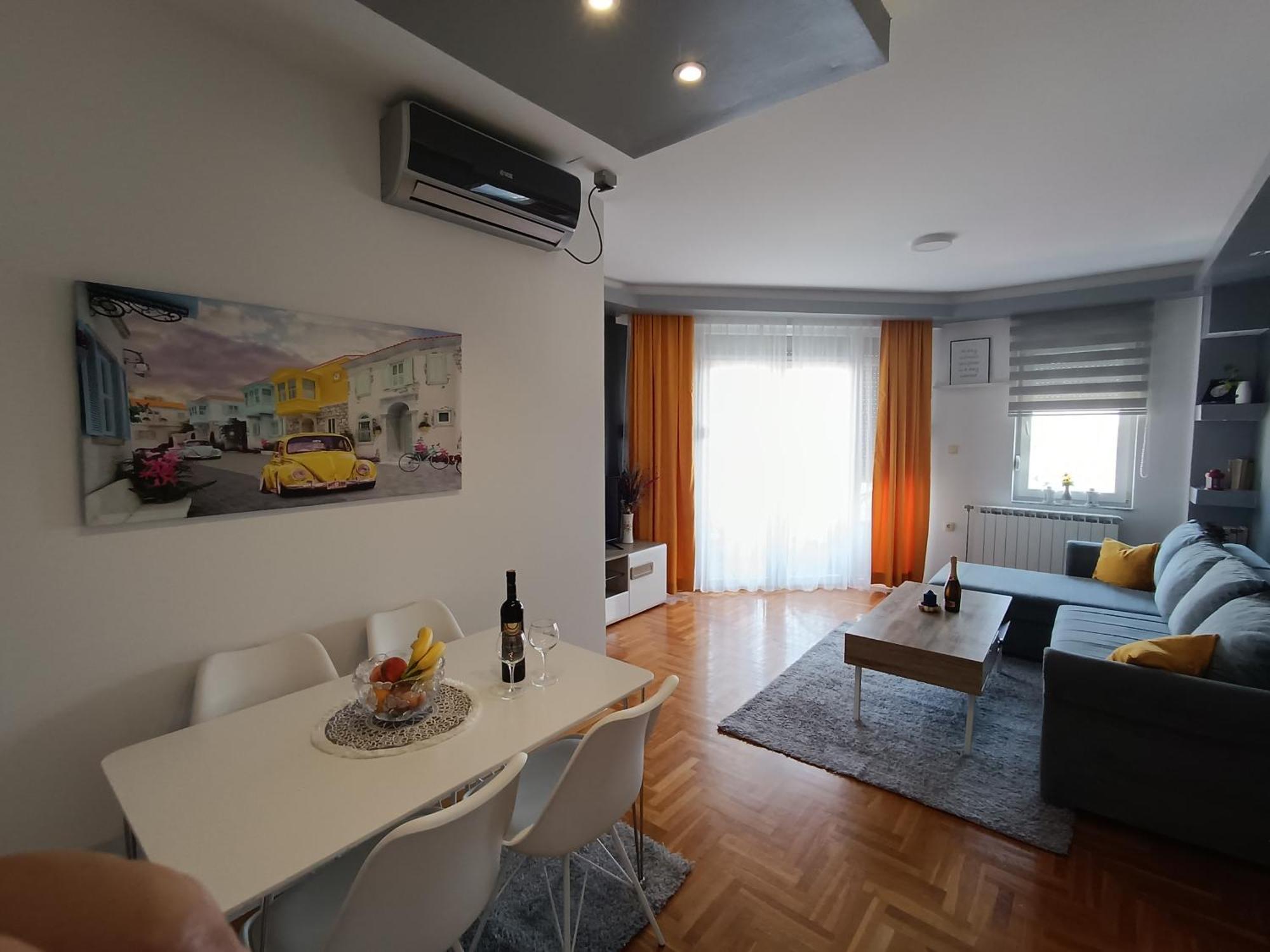 Center Apartment *