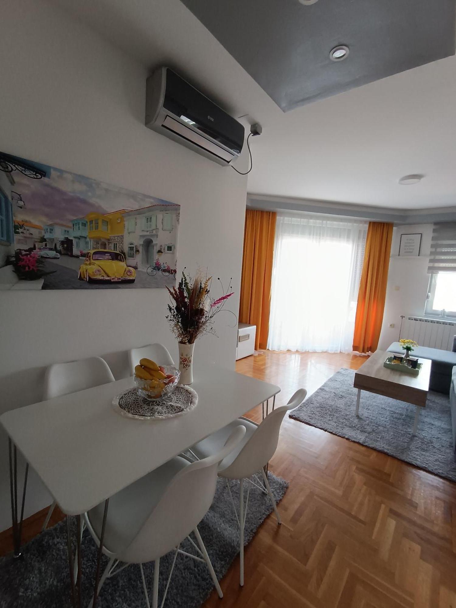 Center Apartment *